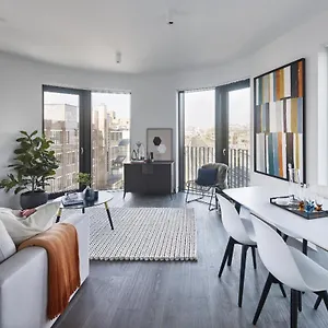 the-eight-apartments-shoreditch.cambridgehotelsuk.com/